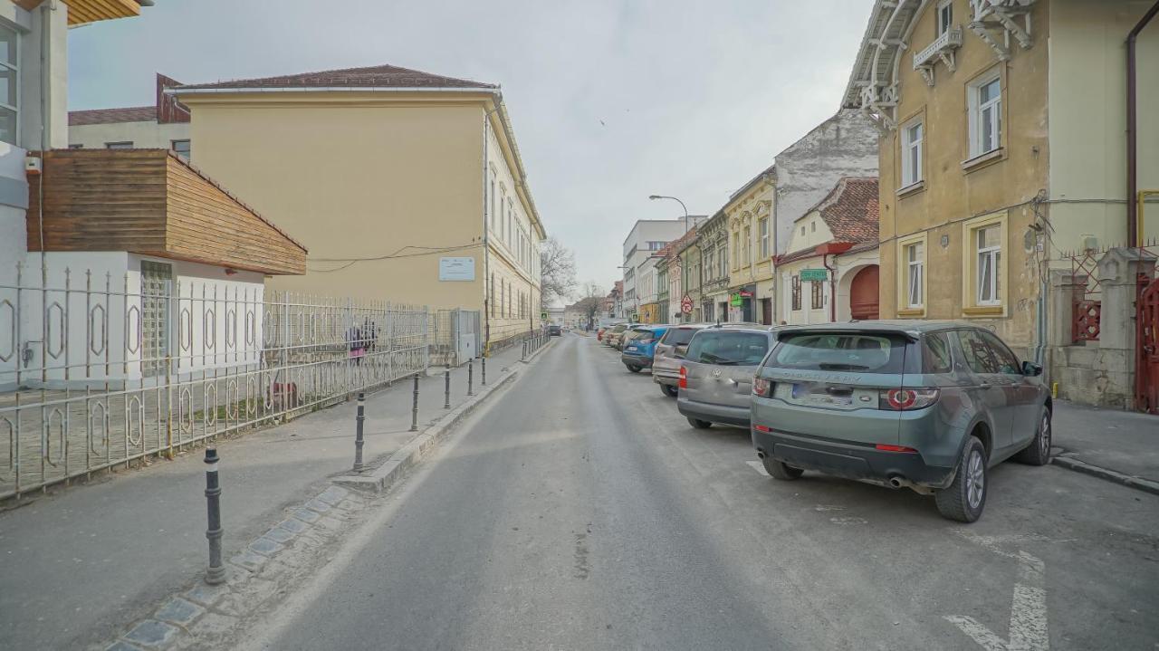 Oldtown Refuge Apartment Brasov Ngoại thất bức ảnh