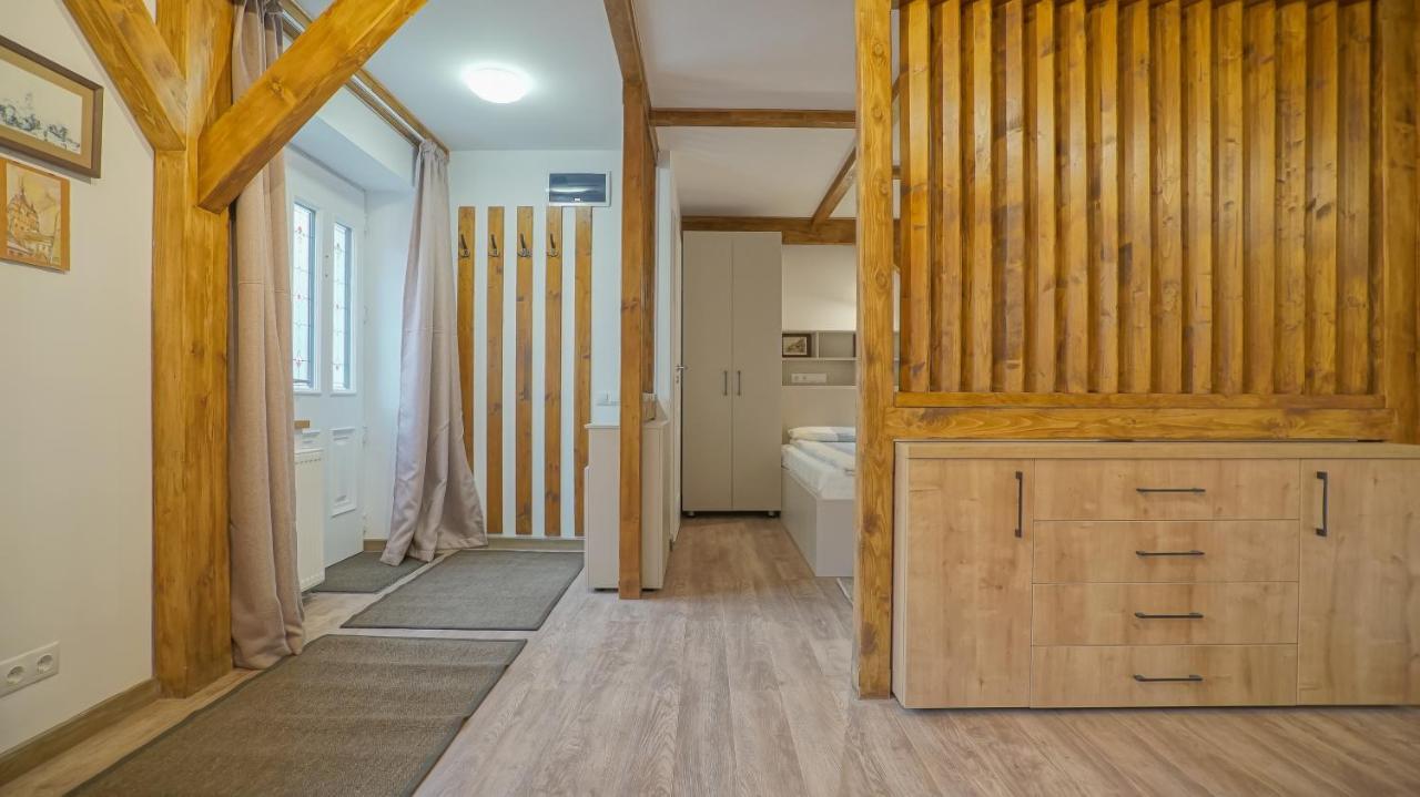 Oldtown Refuge Apartment Brasov Ngoại thất bức ảnh