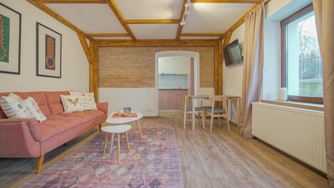 Oldtown Refuge Apartment Brasov Ngoại thất bức ảnh
